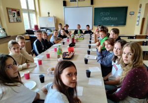 Uczniowie klasy 6B świętują Dzień Chłopaka
