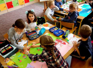 Klasa 2b w akcji „Cała Polska czyta dzieciom”