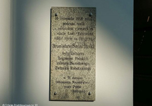 Tablica pamiątkowa dla Bronisława Sałacińskiego.