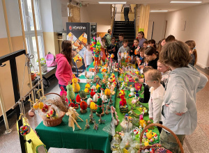 KIERMASZ WIELKANOCNY PRAC PLASTYCZNYCH UCZNIÓW KLAS I-VIII