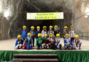 Uczniowie kl.2b w kopalni. 