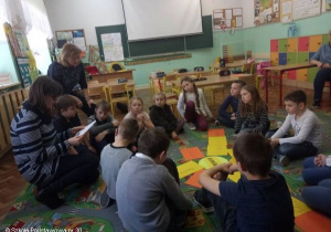 Uczniowie podczas lekcji.