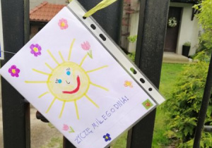 Praca plastyczna na akcję.