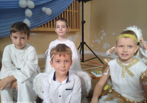 Uczniowie podczas balu.
