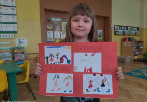 Amelia Świstek z pracą konkursową.