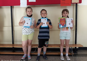 Uczniowie kl.1a biorący udział w akcji.