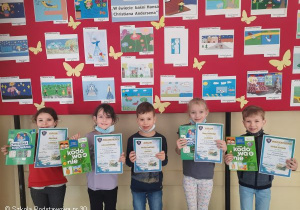 Uczestnicy konkursu z nagrodami.