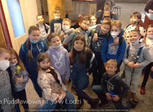 Wizyta uczniów z klasy IIIC w Muzeum Tradycji Niepodległościowych w Łodzi w ramach realizacji projektu edukacyjnego o charakterze obywatelsko – historycznym „Czy wojna jest dla dziewczyn?”